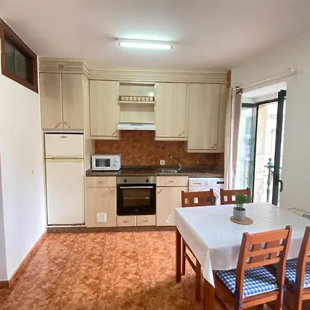 Plaza Celso Garcia De La Riega 6, 1 * Pontevedra